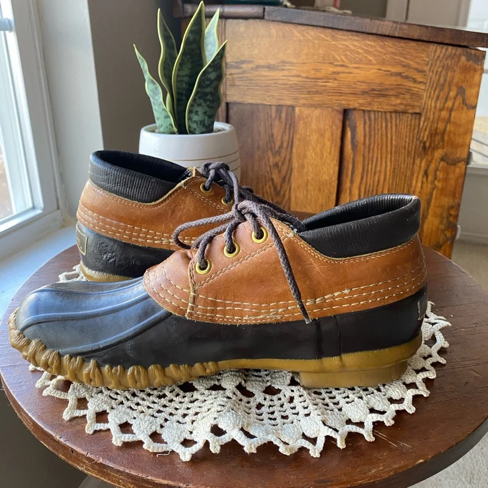 L.L. Bean Maine Hunting Shoe Ankle Boots Stylish Brown and Tan EUC